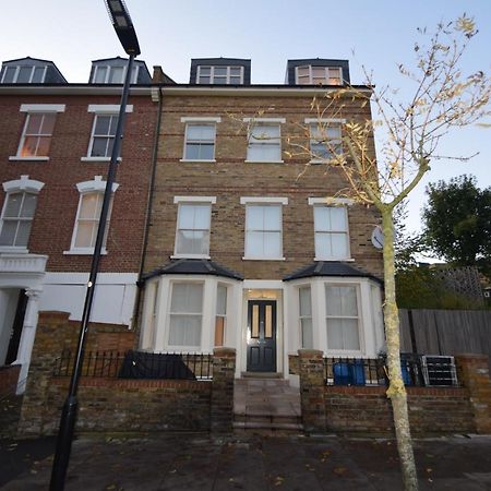 شقة لندن  في Modern Studio In Finsbury Park المظهر الخارجي الصورة